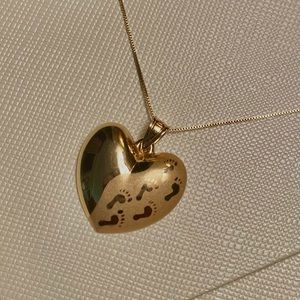 14k Gold Footprints In The Sand Pendant & Chain